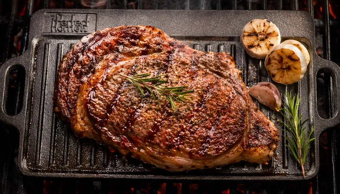 Ako pripraviť dokonalý Ribeye steak a Smash burger doma - Recepty na grilovanie